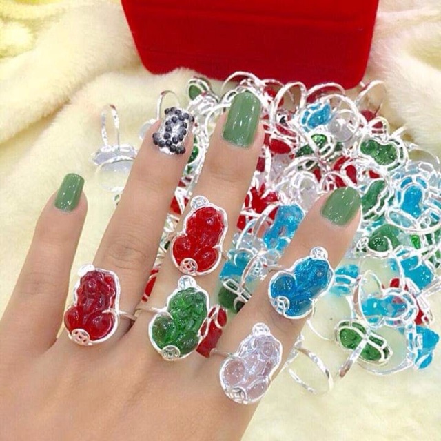 Nhẫn tỳ hưu bạc