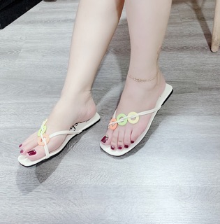Dép xỏ ngón 3 nút