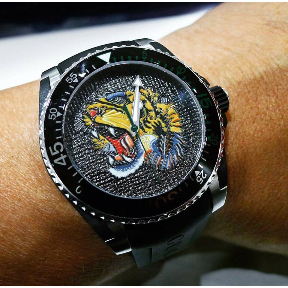 Đồng Hồ Nam Gucci Dive Tiger Motif Men's YA136318