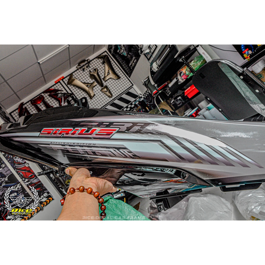 Tem Sirius trắng Mẫu  đEN bạc 2014