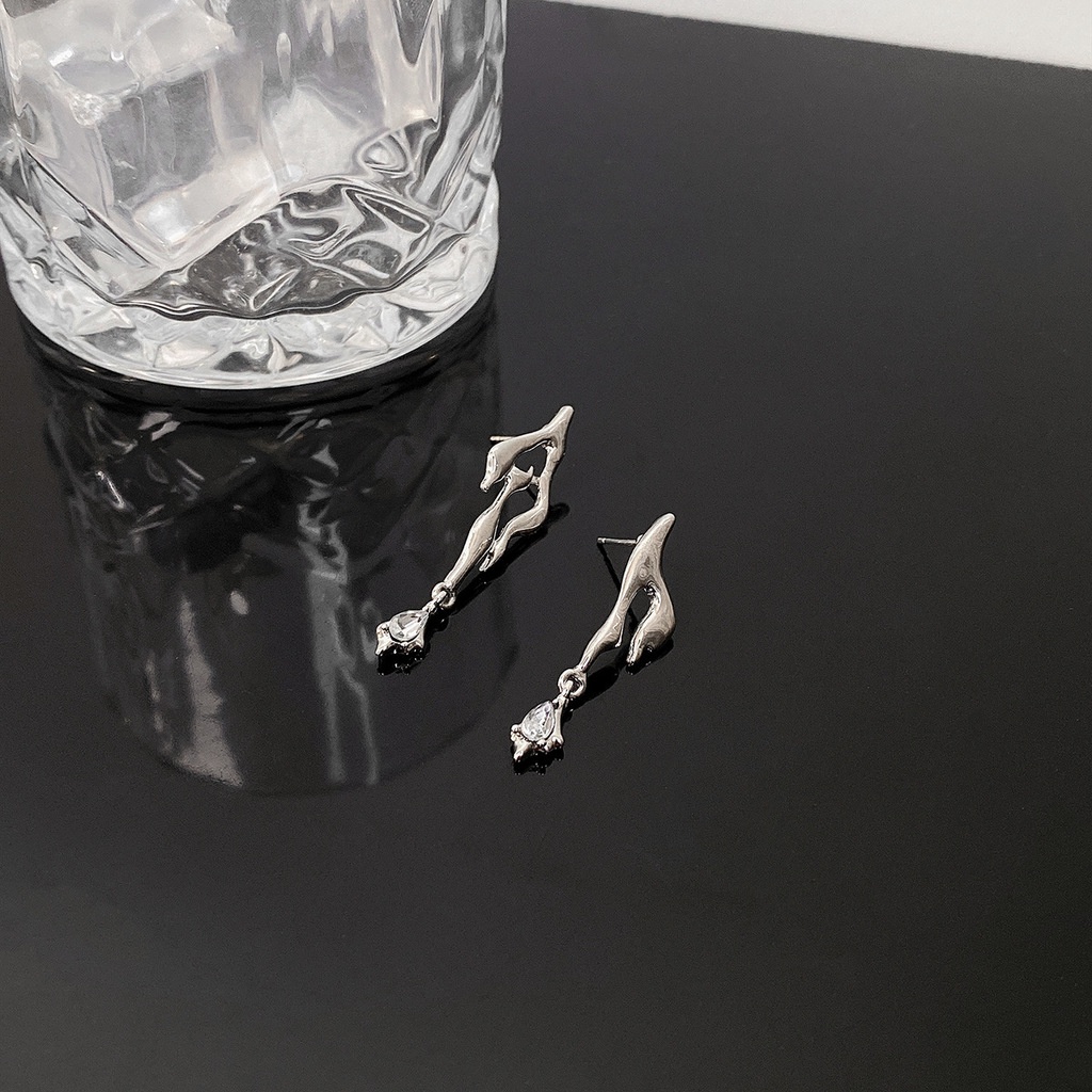 Khuyên tai mạ bạc thiết kế đính đá zircon bất đối xứng cho nữ