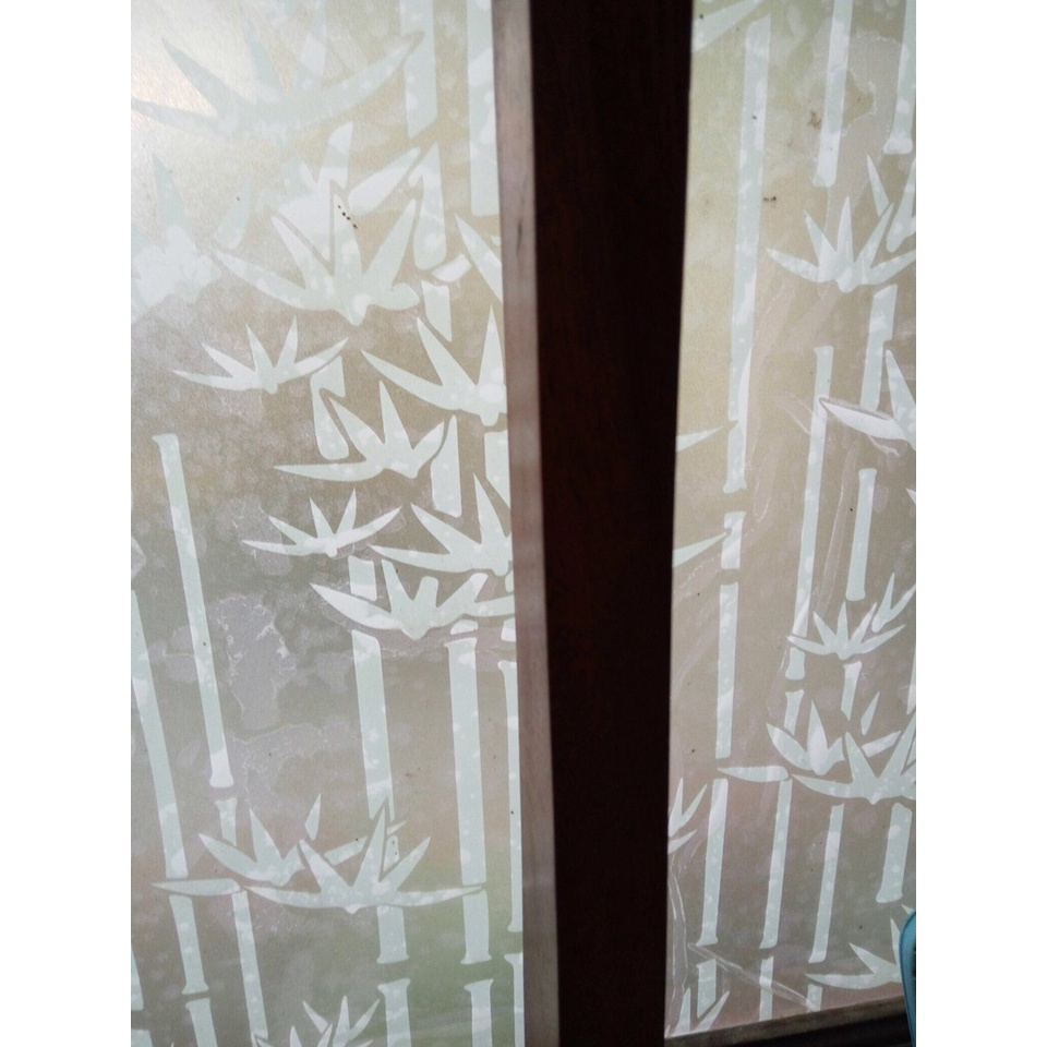 Giấy dán kính mờ khổ 90cm hoặc 45cm dài đặt theo số lượng x1m mã 9831 trúc trắng