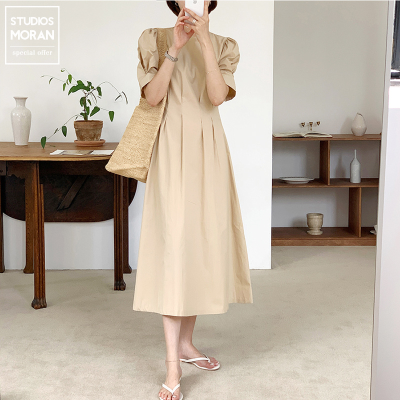 Váy MORAN phong cách vintage màu xanh/be eo thon xếp ly xòe dài đơn giản Hàn Quốc