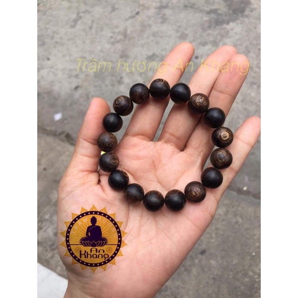 Vòng tay trầm hương sánh chìm