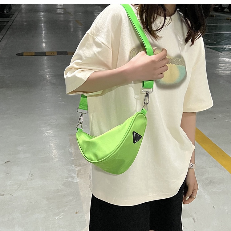 Túi Đeo Chéo Hình Tam Giác Thời Trang Mùa Hè 2022 Dành Cho Nữ