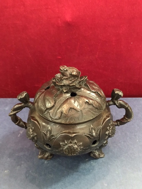 Lư xông trầm đốt trầm Sen cỡ to bằng đồng