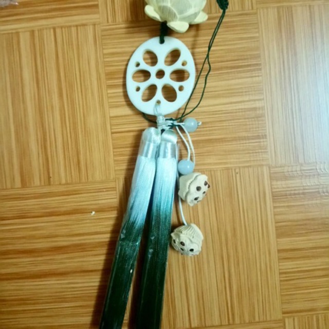 Dây đeo hoa sen Trần Tình Lệnh