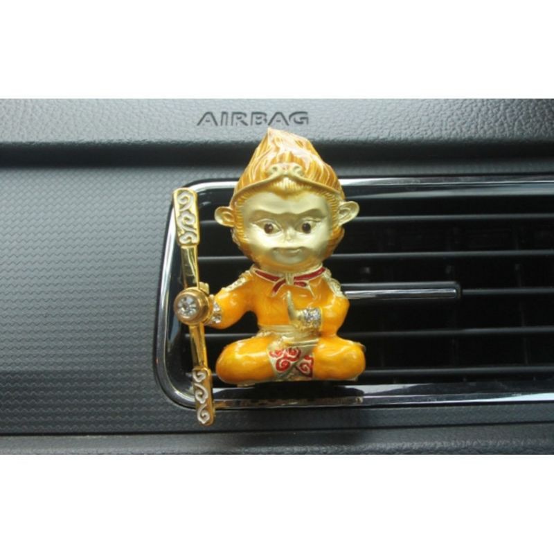 Tượng Tôn Ngộ Không gắn cửa gió điều hòa - ngồi thiền - xoay gậy - nước hoa, sáp thơm, khử mùi xe ô tô xe hơi cao cấp