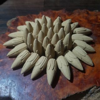 100 nụ trầm khói chảy ngược