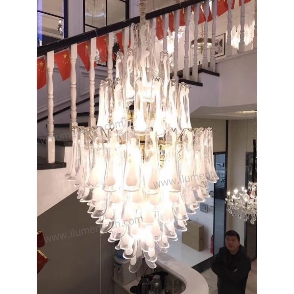 Đèn thả thủy tinh phòng khách, ý tưởng được kết hợp từ thiên nga và thác nước