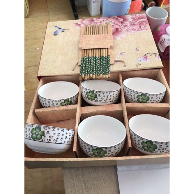 Bộ chén hoa văn Nhật sang trọng