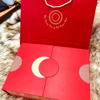 Hộp Trung Thu Vuông 4 bánh Cao Cấp Đỏ Trăng