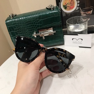 Kính Mắt Thời Trang Du Lịch