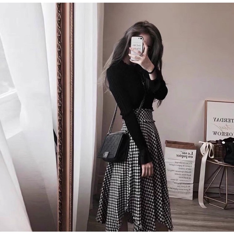 Set áo len tăm đen mix chân váy dạ tua rua | BigBuy360 - bigbuy360.vn