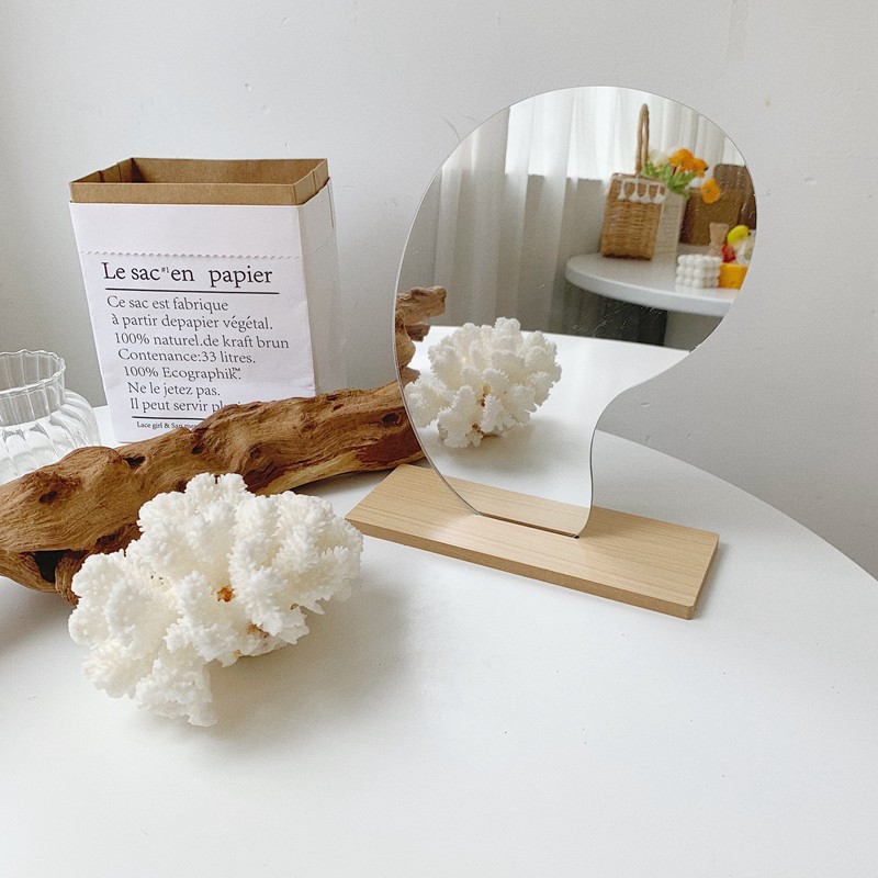 Gương Trang Điểm Để Bàn Tiện Dụng Hình Dáng Độc Đáo