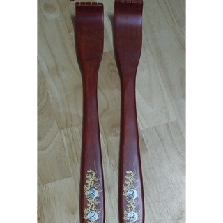 cây gãi lưng gỗ gõ đỏ dài 45cm