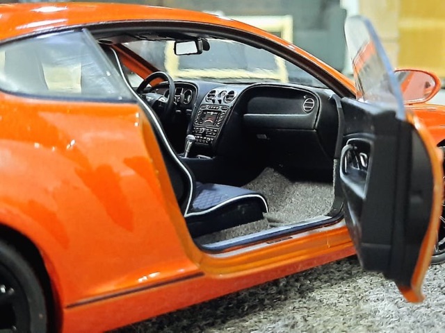 Xe Mô Hình Bentley Continental Gt 1:18 Welly-Fx (Cam)