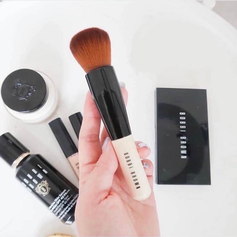 Cọ nền Bobbi Brown