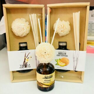 Tinh dầu thơm que gỗ khuếch tán Phutawan