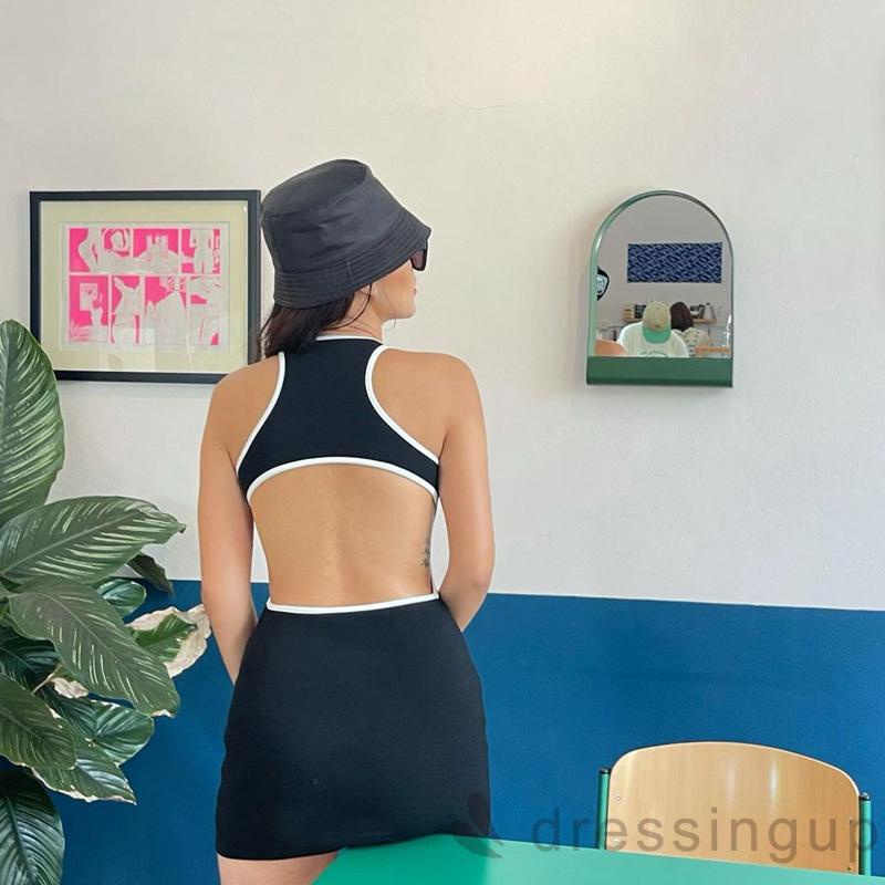 Đầm Sát Nách Cổ Tròn Thiết Kế Xẻ Quyến Rũ