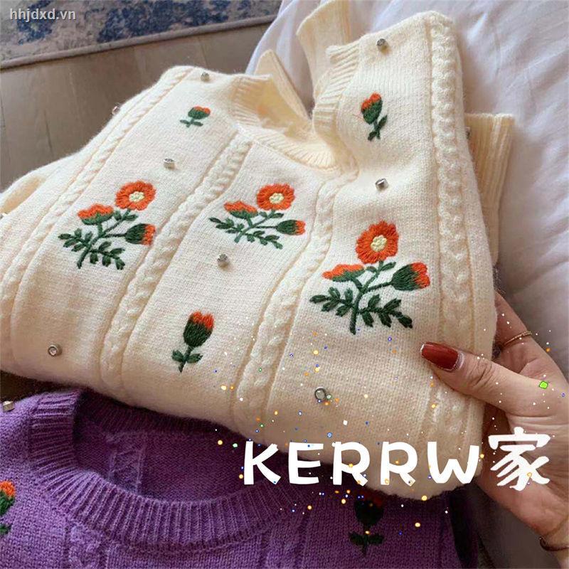 سÁo sweater dệt kim chui đầu cổ tròn thêu hoa cổ điển mùa thu/ đông mới 2021 cho nữ