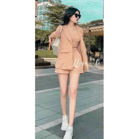 Set thời trang Nữ dạo phố, form chuẩn dáng, phối với áo vest, quần đùi và áo 2 dây  HOT thu đông 2021 | BigBuy360 - bigbuy360.vn