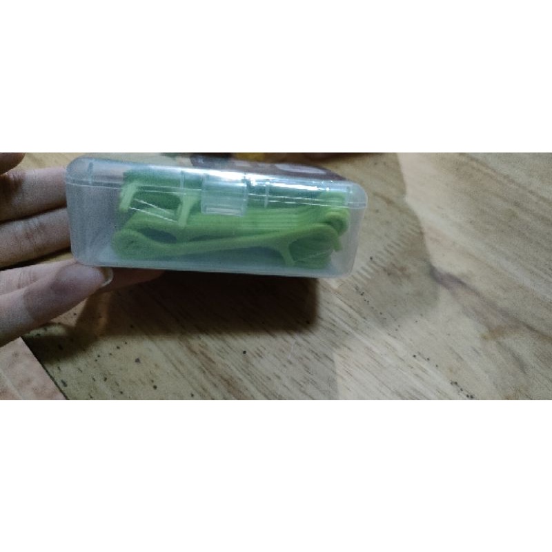 TĂM CHỈ NHA KHOA TRẺ EM BEE KIDS FLOSS PICKS