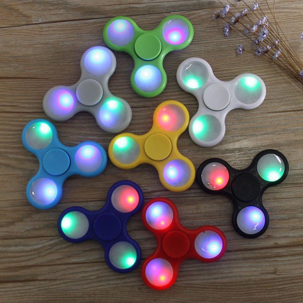 [Giá hủy diệt] Con quay FIDGET SPINNER nhiều màu Mã Sản Phẩm EF295