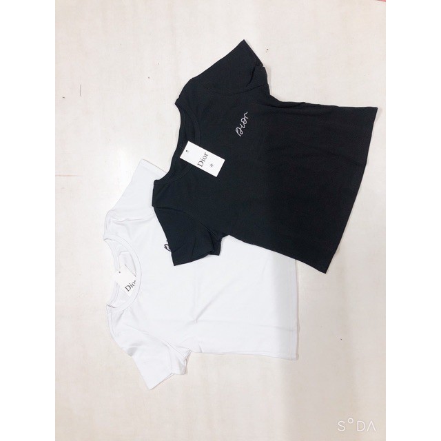 [Mã FASHIONT4WA2 giảm 10K đơn 50K] áo thun croptop thêu chữ Di cá tính | BigBuy360 - bigbuy360.vn