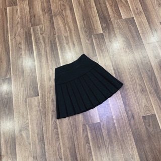 Chân váy xếp ly to nhỏ