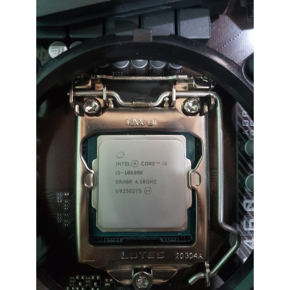 CPU Intel Core i5-10600k (12M Cache, 4.10 GHz up to 4.80 GHz, 6C12T, Socket 1200, Comet Lake-S)