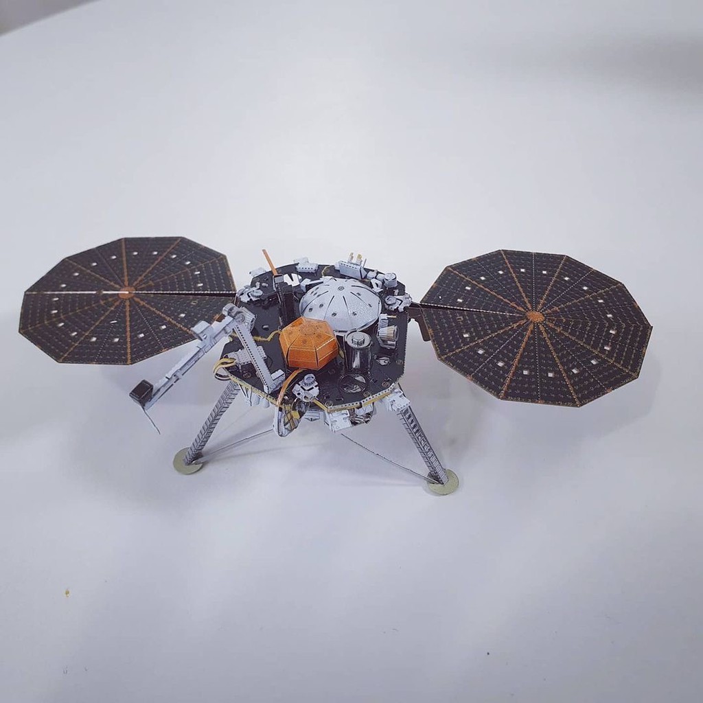 Mô Hình Lắp Ghép 3D Kim Loại Tự Ráp trạm đổ bộ InSight robot NASA thăm dò Sao Hỏa - Chưa Lắp