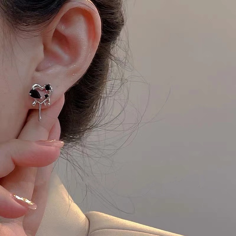 Bông Tai Mạ Bạc 925 Hình Trái Tim Đính Đá Zircon Đen Thời Trang Cho Nữ