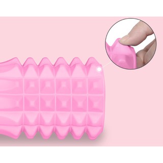 Con lăn tập yoga massage lưng