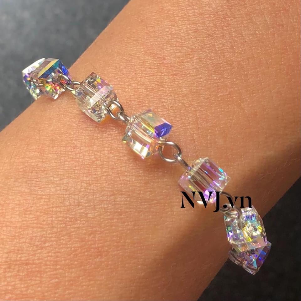 Chuỗi mân côi pha lê Áo Swarovski 10 hạt vuông 6ly 5601 001AB lấp ánh 7 sắc cầu vồng sang trọng tuyệt đẹp