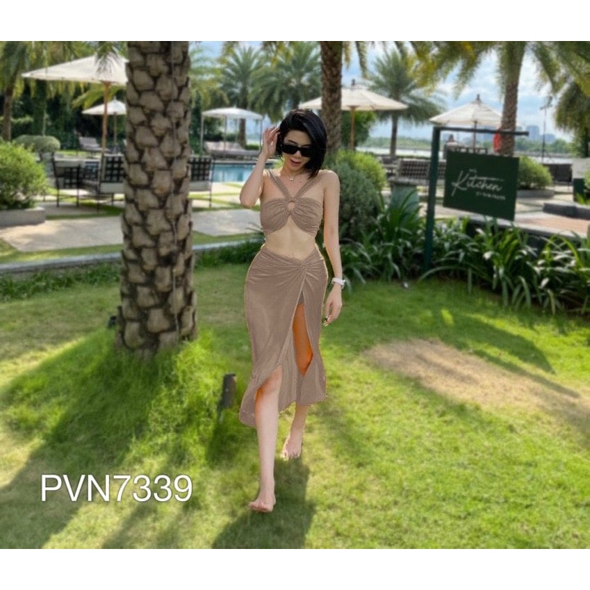 Bộ tắm Vbiz dạo biển
