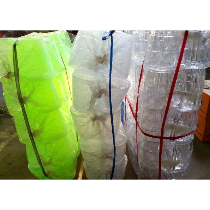 Ly uống bia nhựa và ly meca