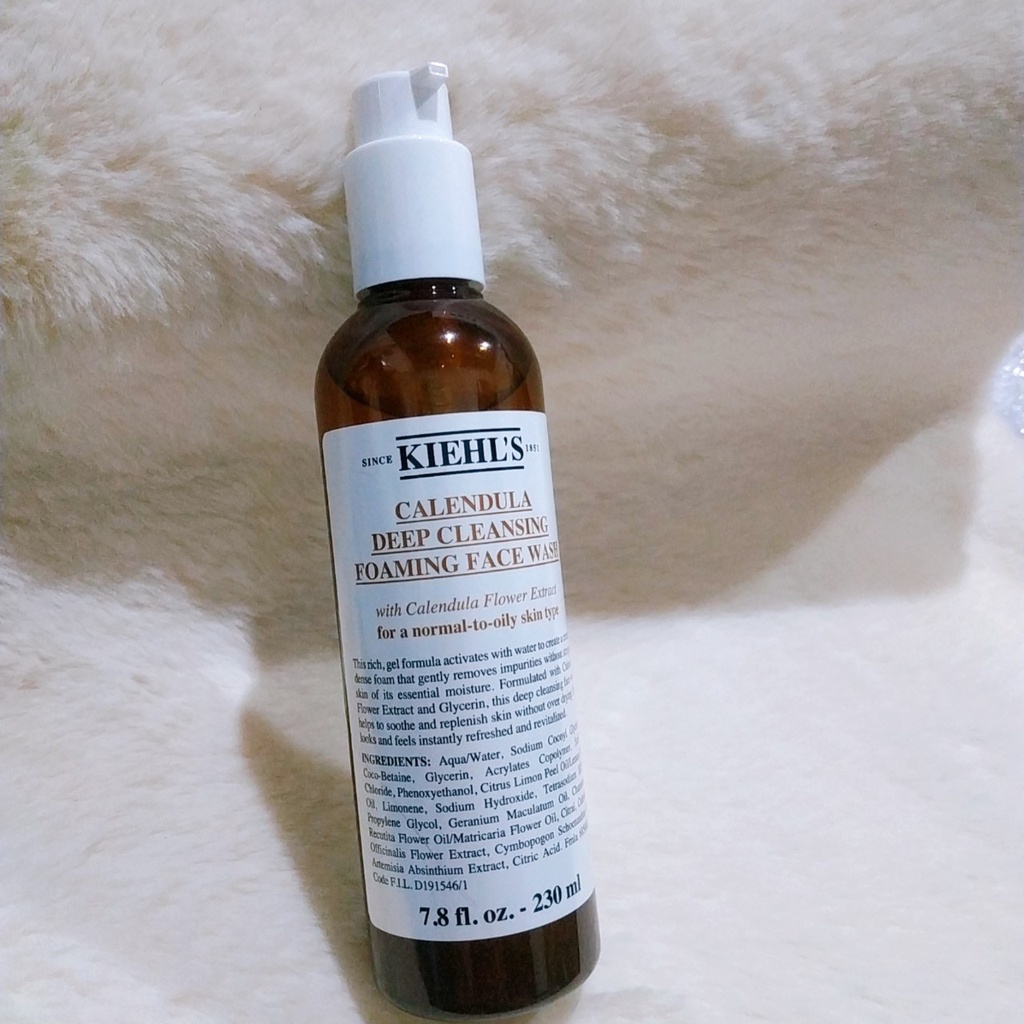 Sữa rửa mặt hoa cúc 230ml