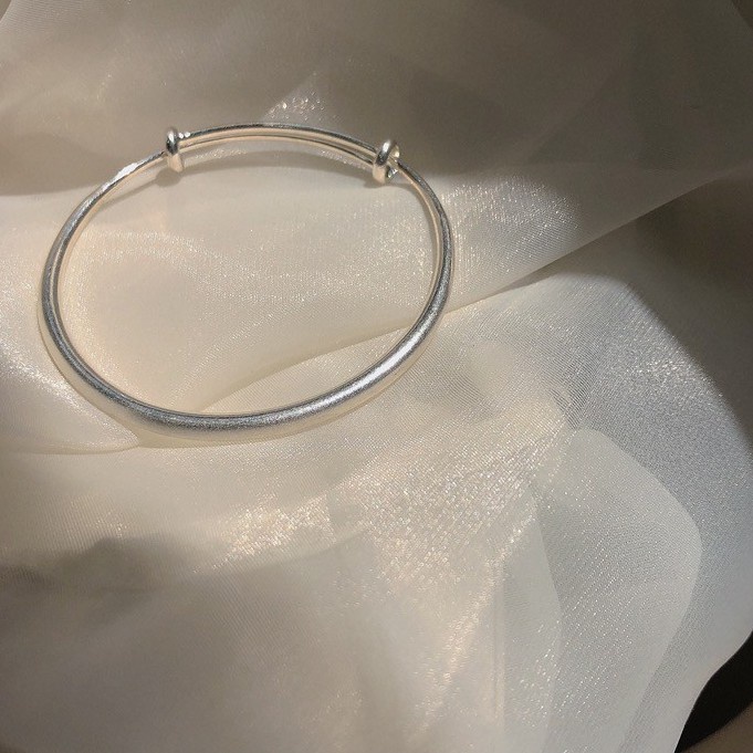 Vòng đeo tay bạc sterling kết cấu mờ có thể điều chỉnh không gây dị ứng