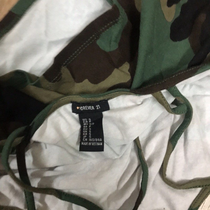 Pass áo croptop f21 new 100%