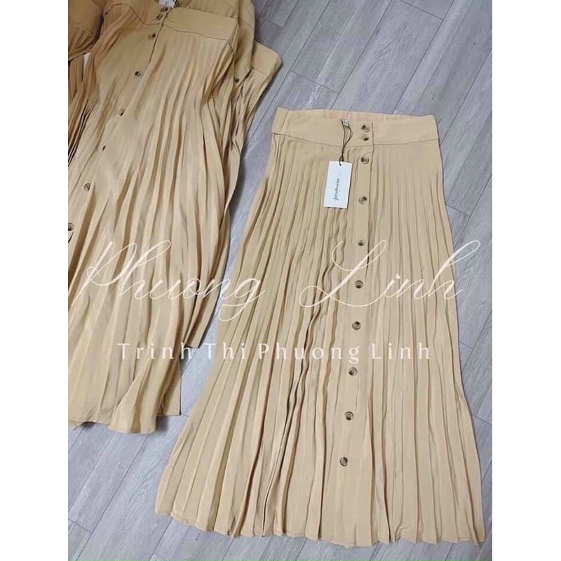 Chân váy be xếp ly  dáng dài phối cúc đen | BigBuy360 - bigbuy360.vn