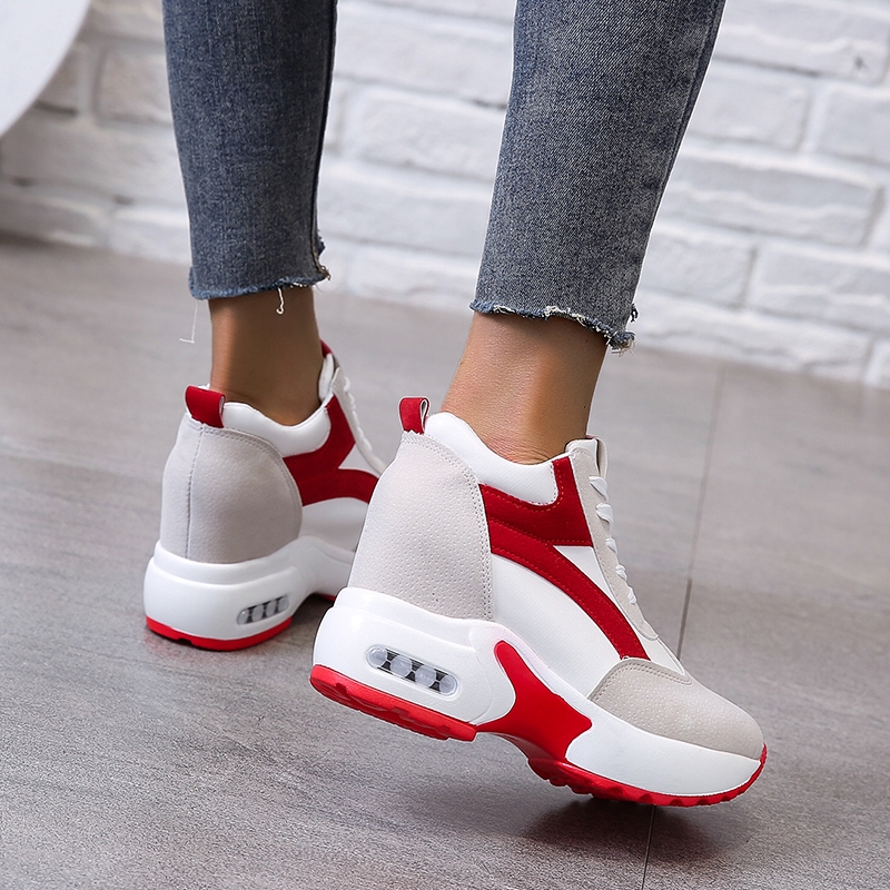 Giày thể thao thiết kế hợp thời trang sành điệu cho nữ