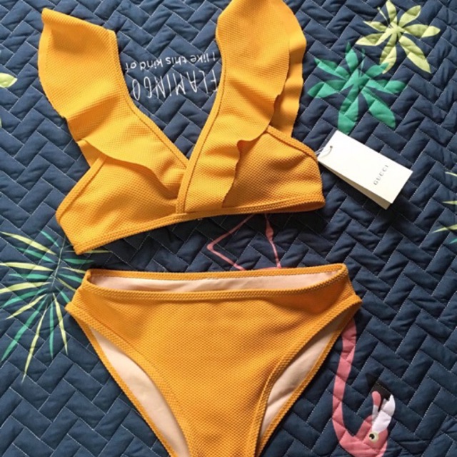 Bikini vàng