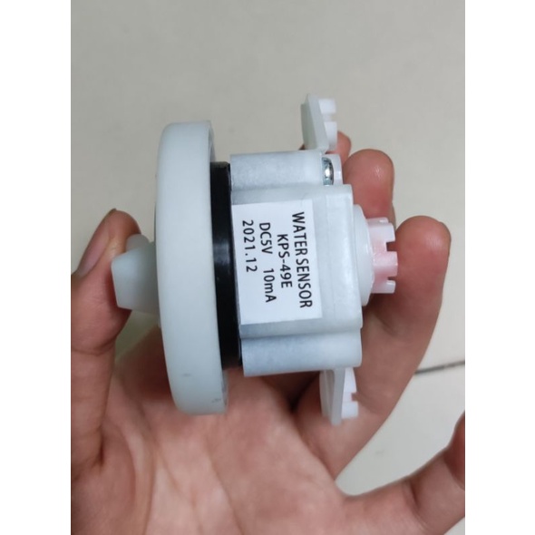 phao áp lực máy giặt đa năng ba chân