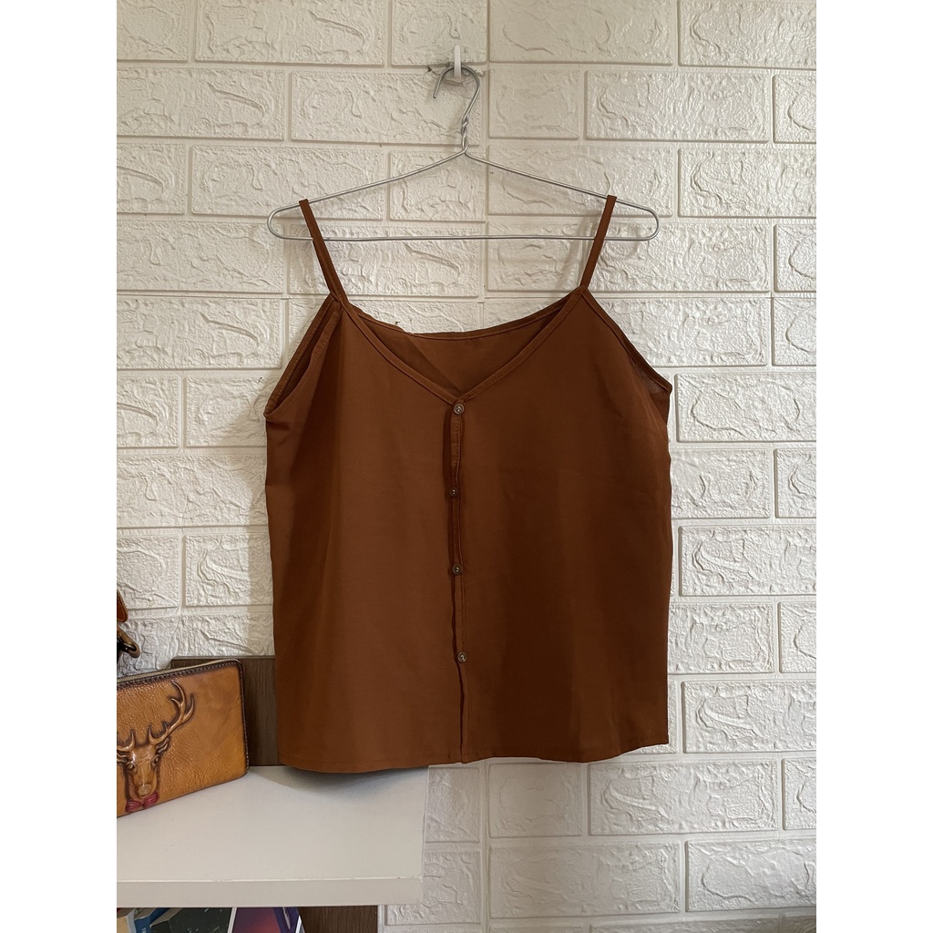 Áo dây phối nút