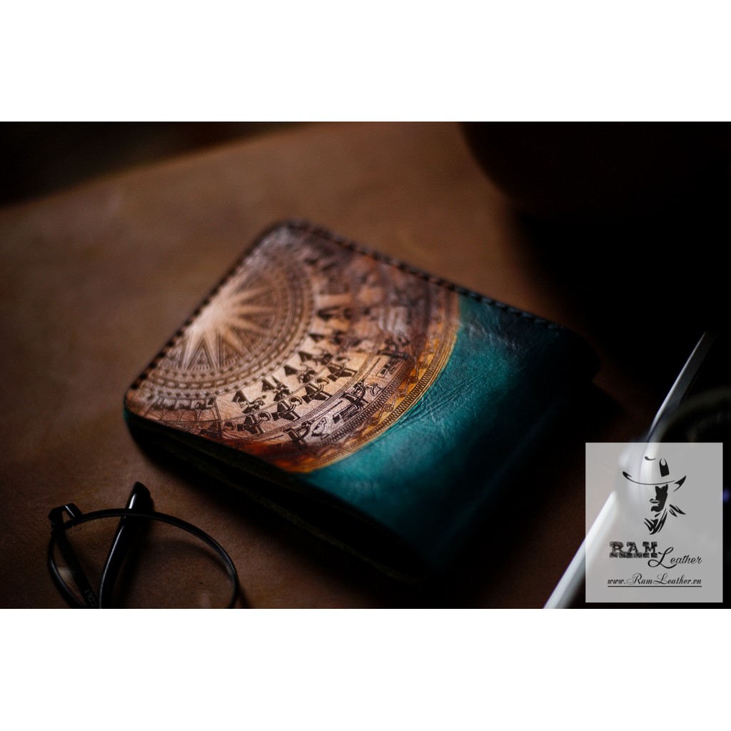 Ví nam da bò RAM Leather Italia Vegtan Khắc Trống Đồng Việt Nam Xanh Lá