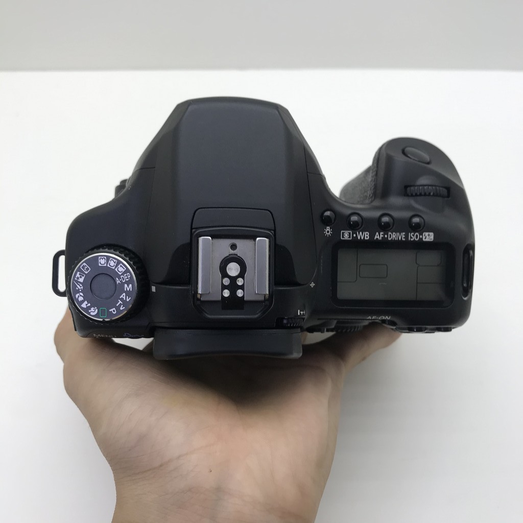 Máy ảnh Canon 40D kèm lens 28-80 ngoại hình 90%