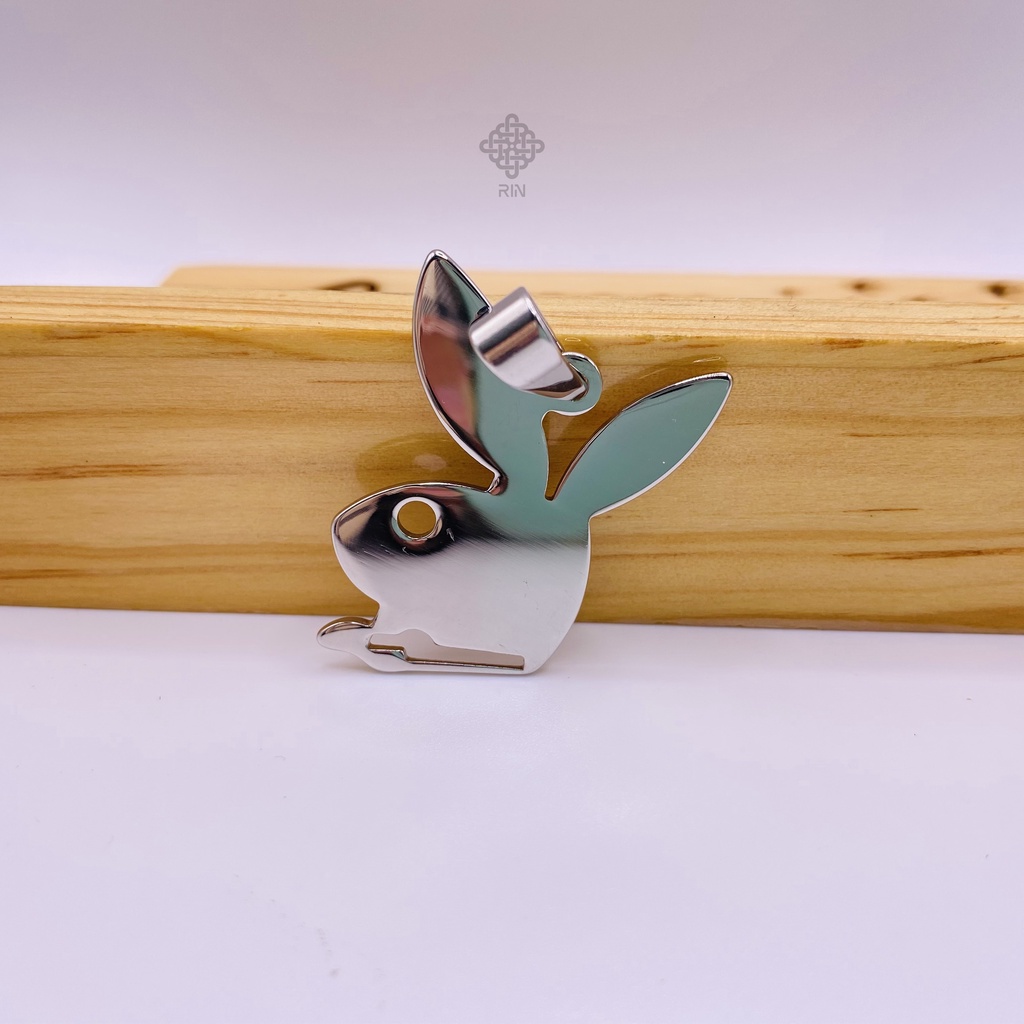 Mặt dây chuyền Playboy, Trang sức Unisex cá tính bằng titan nguyên chất, trangsucmoiluatuoi.RIN
