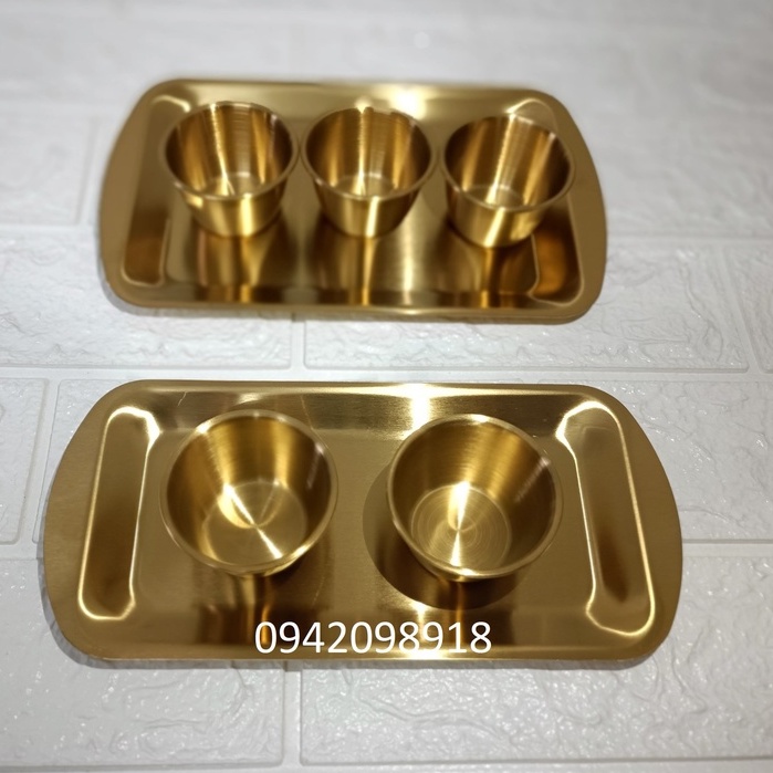 Dụng Cụ Spa: Khay vàng đựng dụng cụ y tế đẹp, sang trọng