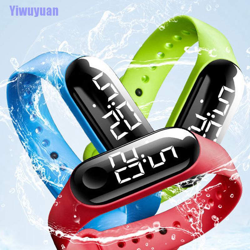 Đồng Hồ Điện Tử Màn Hình Led Dành Cho Nam Và Nữ